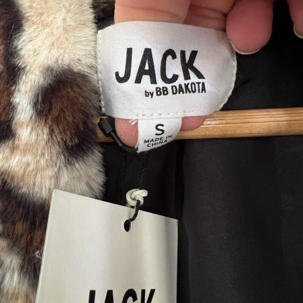 NWT JACK by BB Dakota faux fur vest size small - Picture 7 of 10